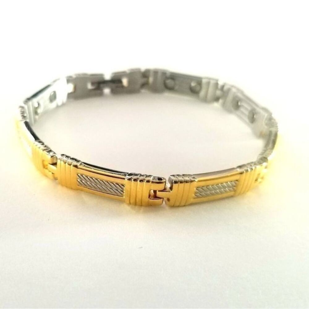 Men’s women’s 316L stainless steel‎ magnetic hypoallergenic bracelet. 8 inches